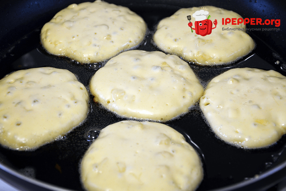 Recipe Banana griddle-cake with sour cream. Шаг 4