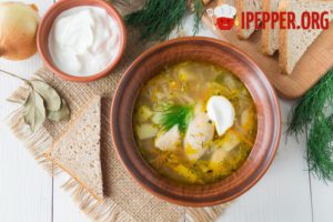 Sauerkraut soup with chicken