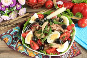 Nicoise salad with tuna