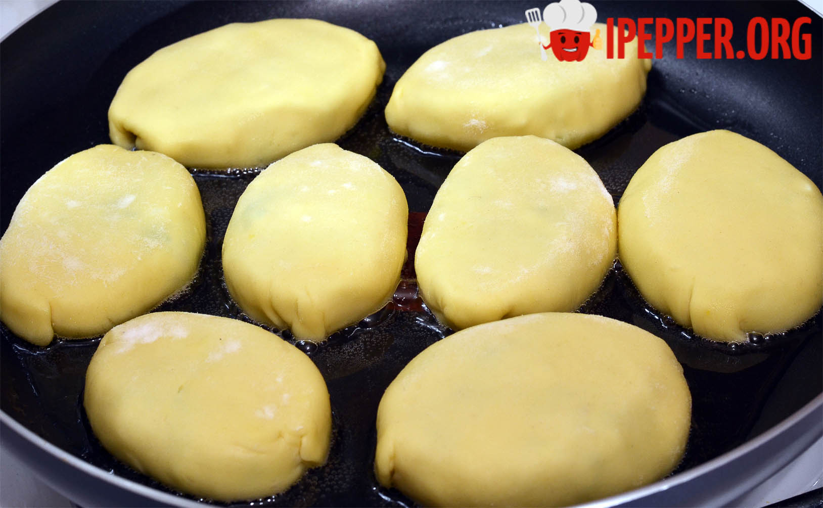 Recipe Fried pies with chopped egg and green onions. Шаг 6