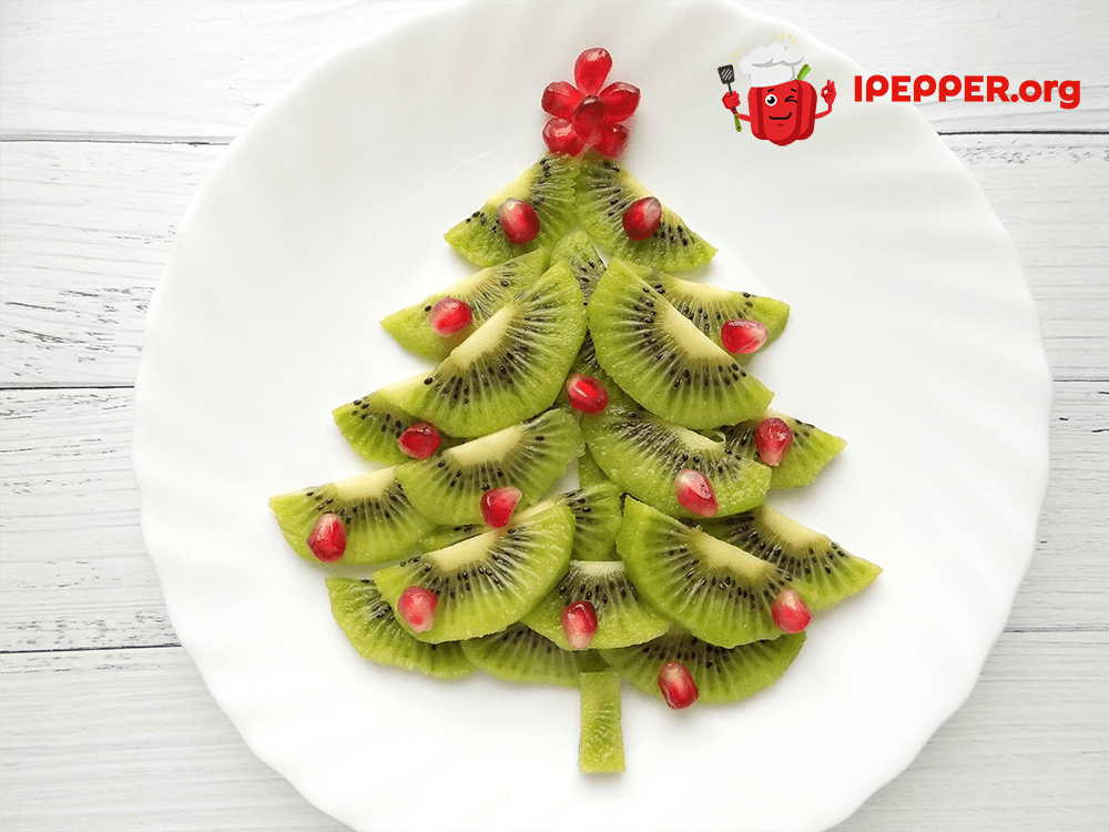 Kiwi and pomegranate Christmas tree (step 10)