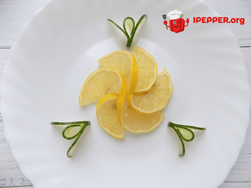 How beautifully cut a lemon (option 2) step 5