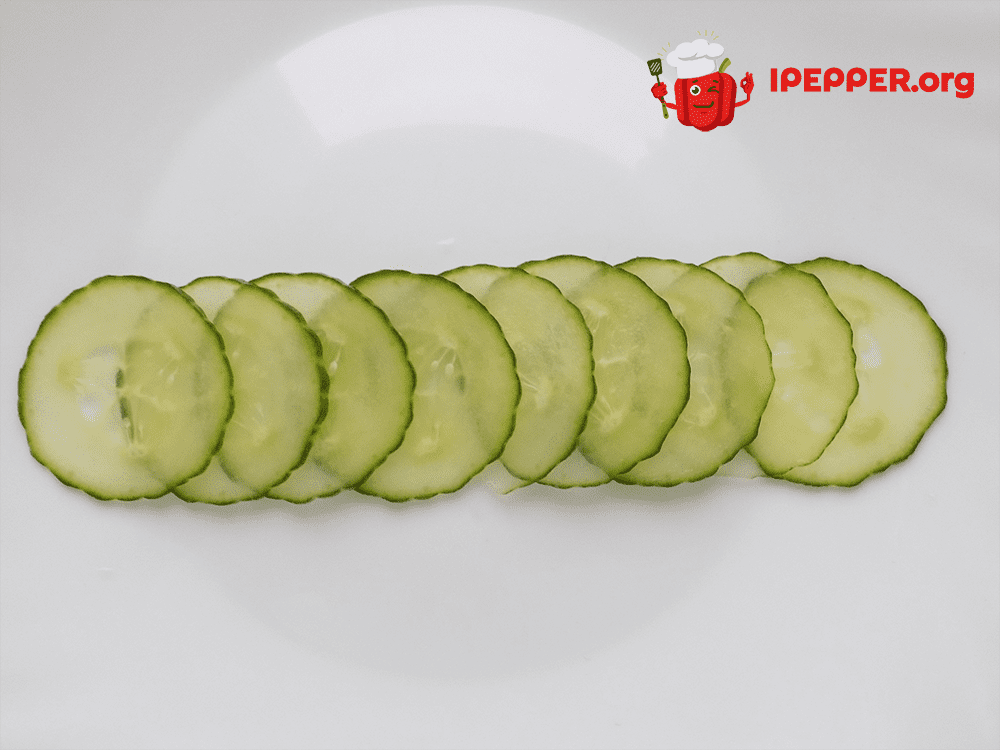 How to make a cucumber rose (step 4)