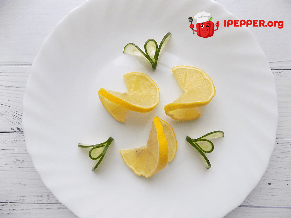 How beautifully cut a lemon (option 1) step 4