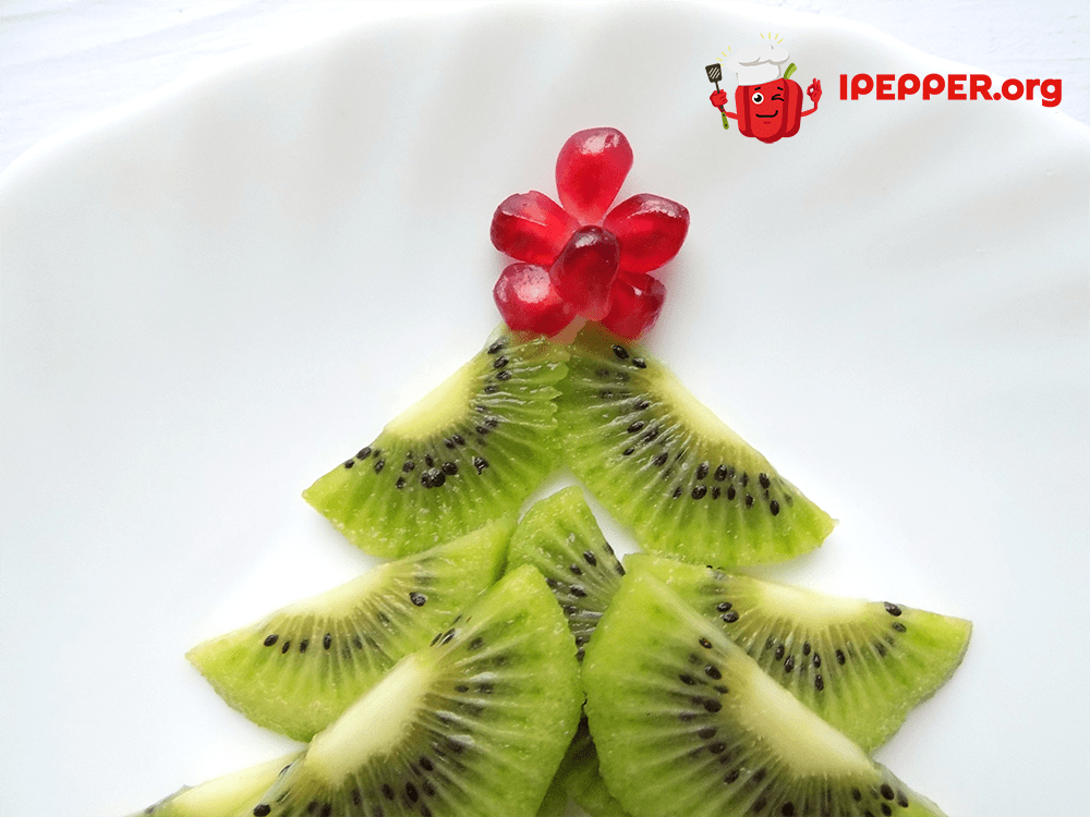 Kiwi and pomegranate Christmas tree (step 9)