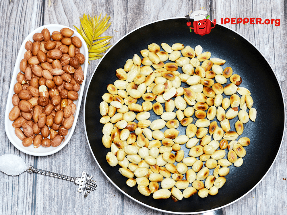 Recipe Fried capelin breaded with cornmeal and peanuts. Шаг 2