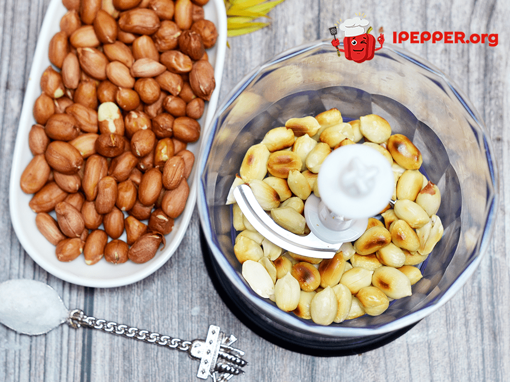 Recipe Fried capelin breaded with cornmeal and peanuts. Шаг 3