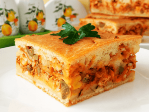 Jellied pie with chicken and vegetables