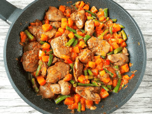 Chicken liver with mixed vegetables in Mexican style