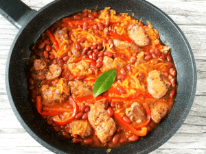 Mexican chicken liver with beans and vegetables
