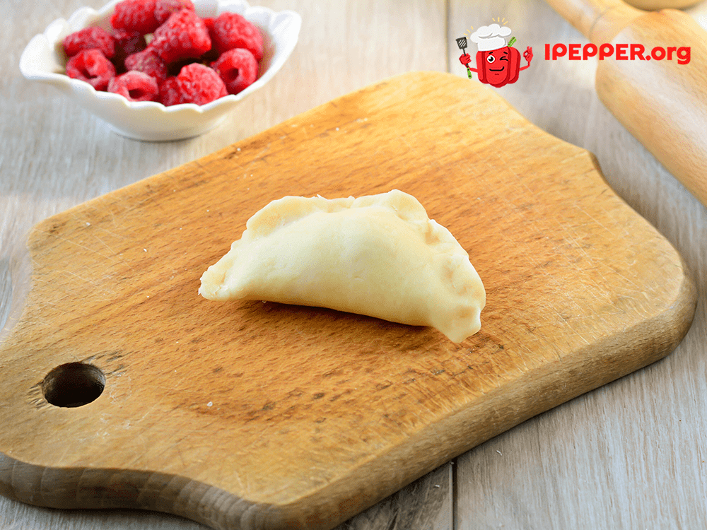 Recipe Vareniki with raspberries. Шаг 7