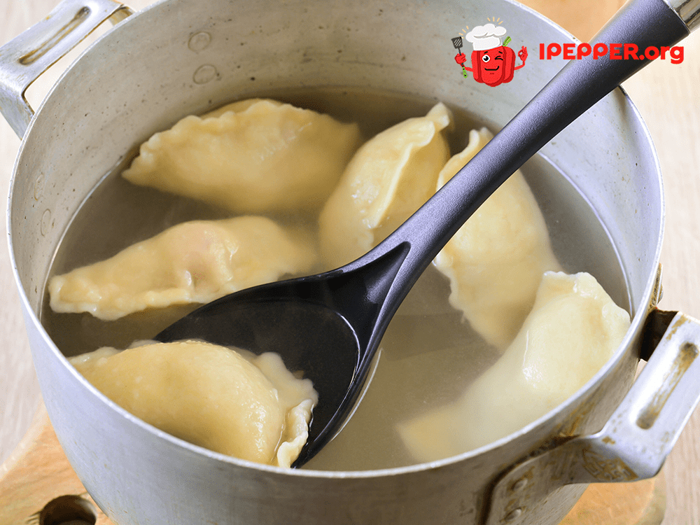 Recipe Vareniki with raspberries. Шаг 8