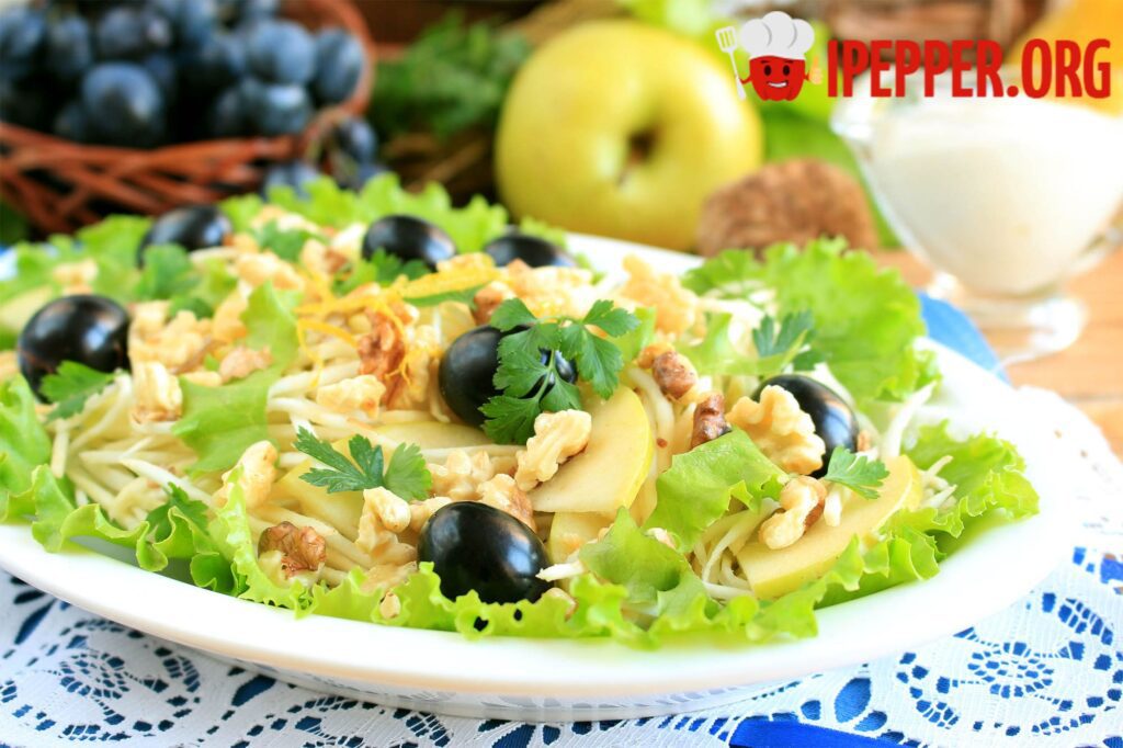 Waldorf salad (10 healthy recipes)