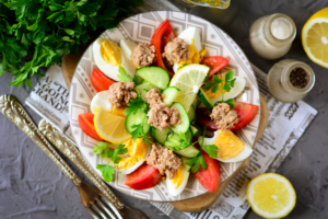 Spanish salad with tuna and vegetables