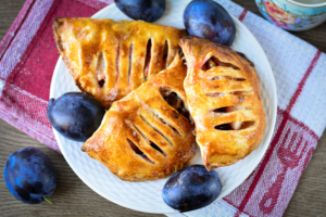Puff pastries with apples and plums from ready-made puff pastry