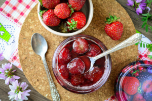 Strawberry jam with lemon acid