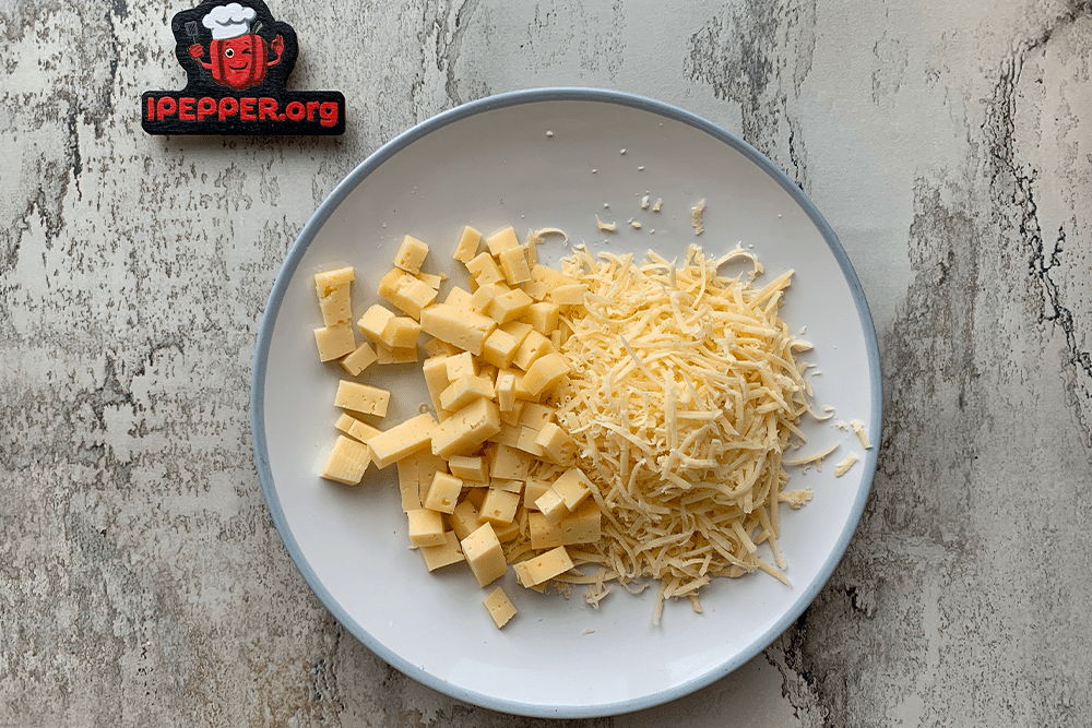 Recipe Chopped chicken cutlets with cheese. Шаг 2
