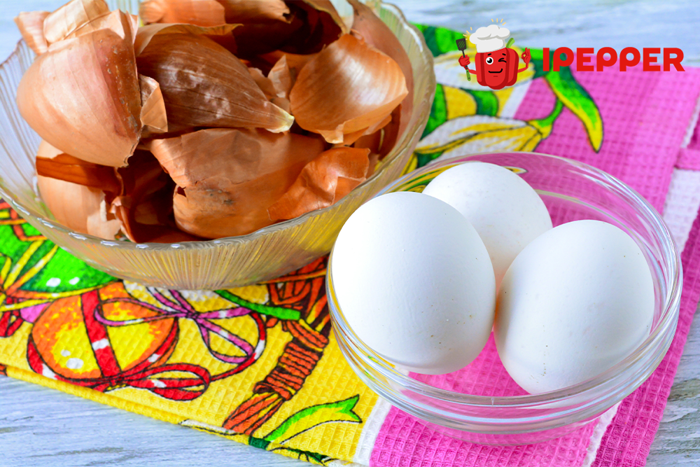 How to paint eggs for Easter in onion skins (ingredients)
