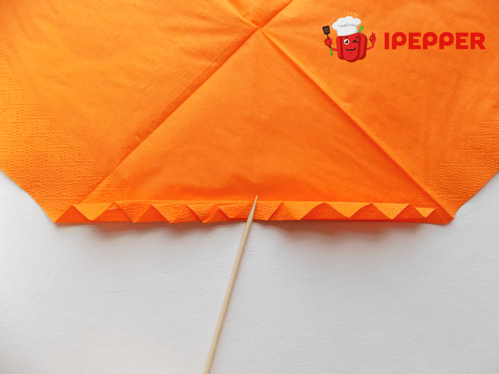 Napkin cutlery envelope (step 4)
