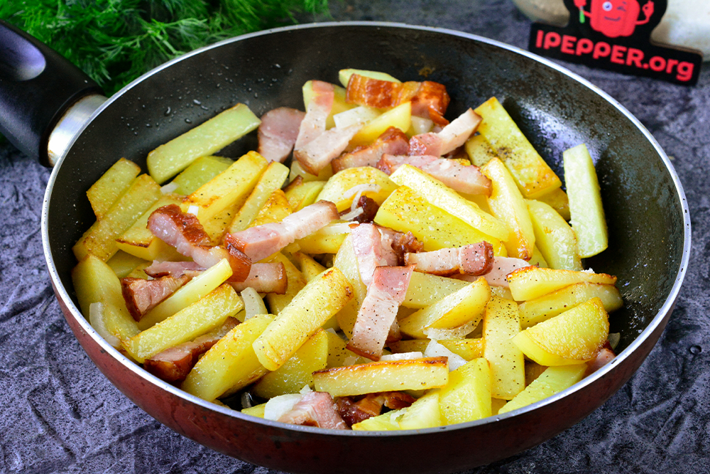 Recipe Fried potatoes with bacon. Шаг 8